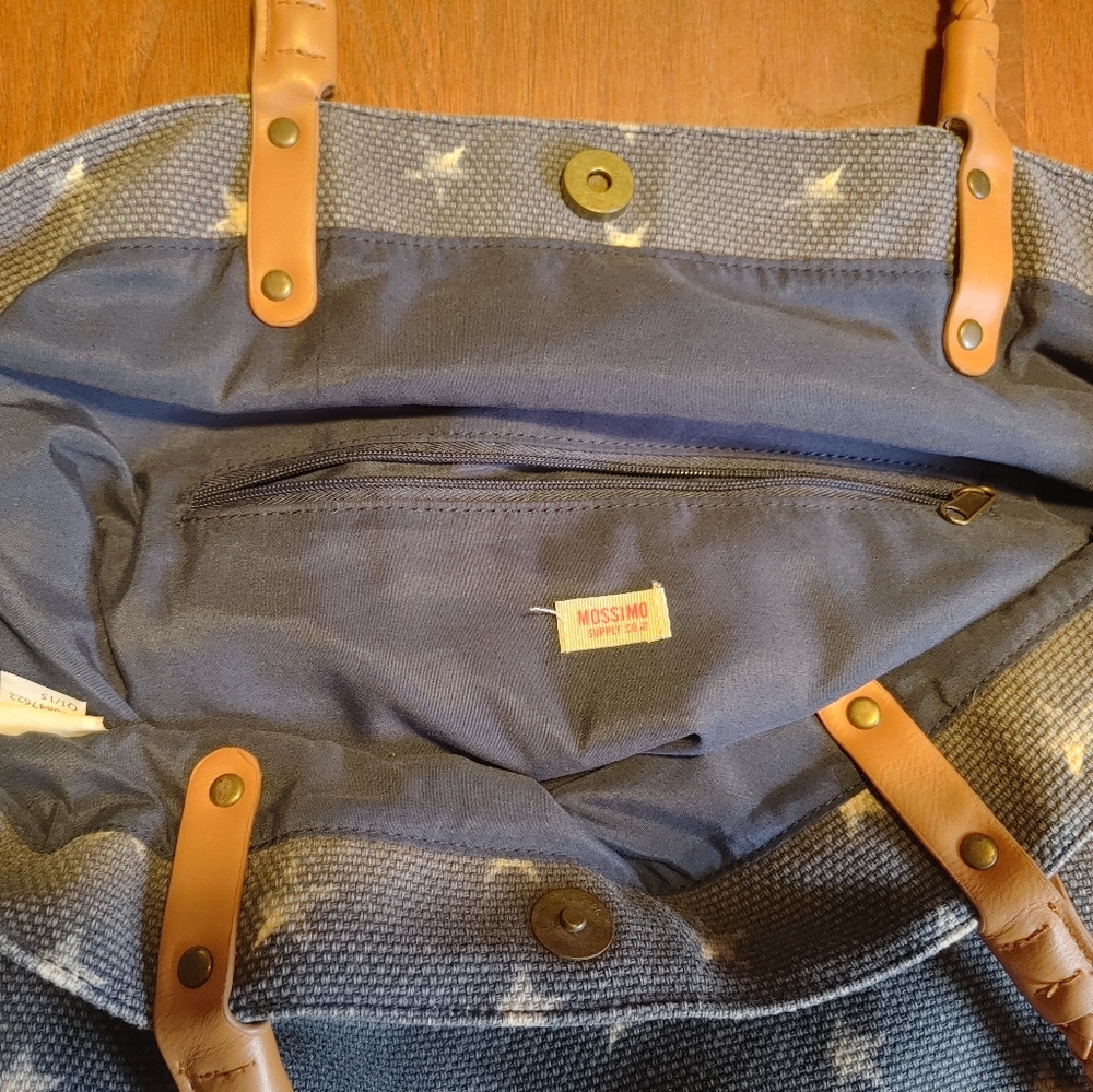 MOSSIMO bag. - Picture 3 of 5